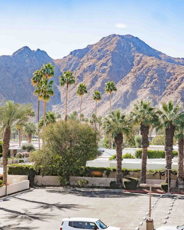 Indian Wells Resort Hotel